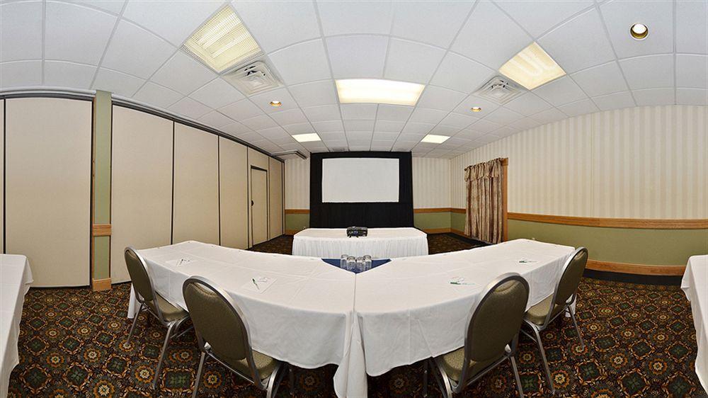 Ramada By Wyndham North Platte Hotell Exteriör bild