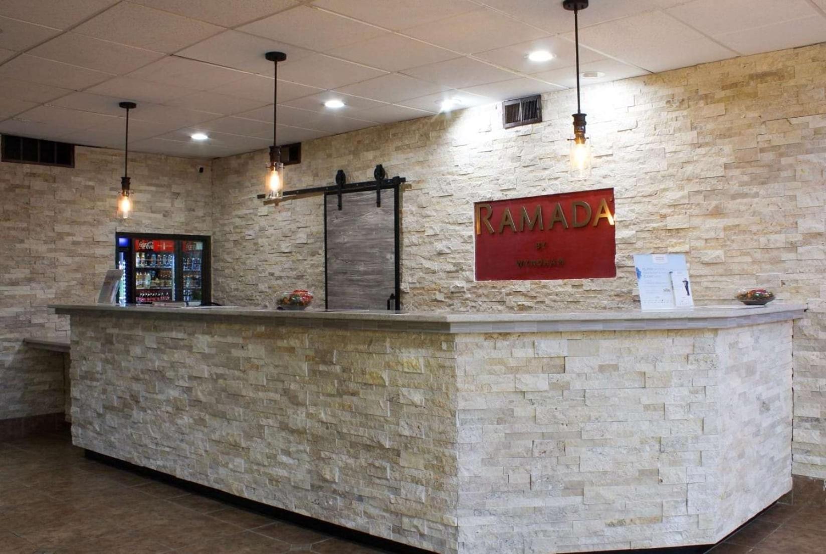 Ramada By Wyndham North Platte Hotell Exteriör bild