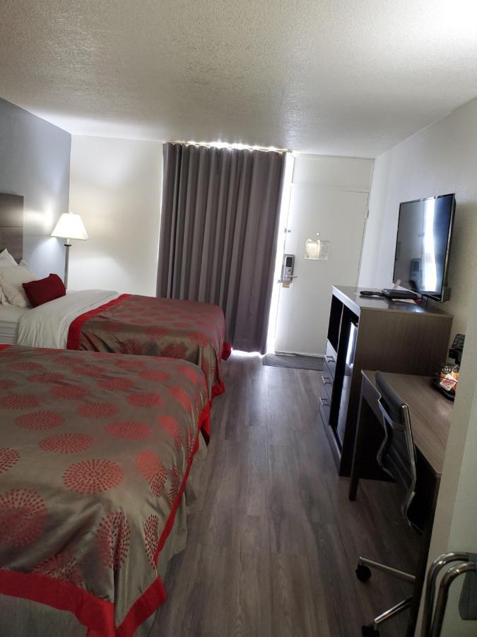 Ramada By Wyndham North Platte Hotell Exteriör bild